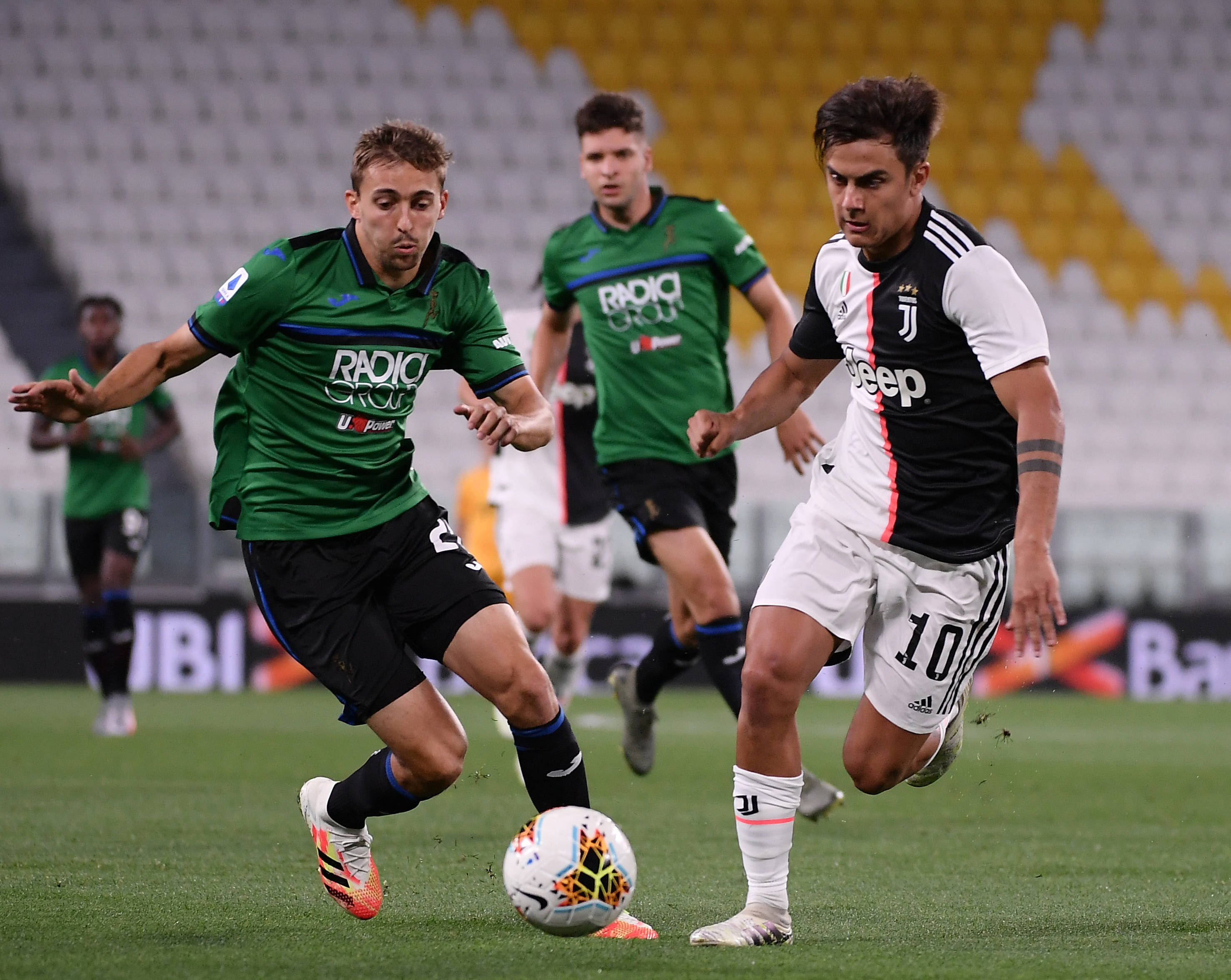 包含今晨意甲焦点战，尤文图斯战术微调，信心回归，阵容厚度经受考验的词条