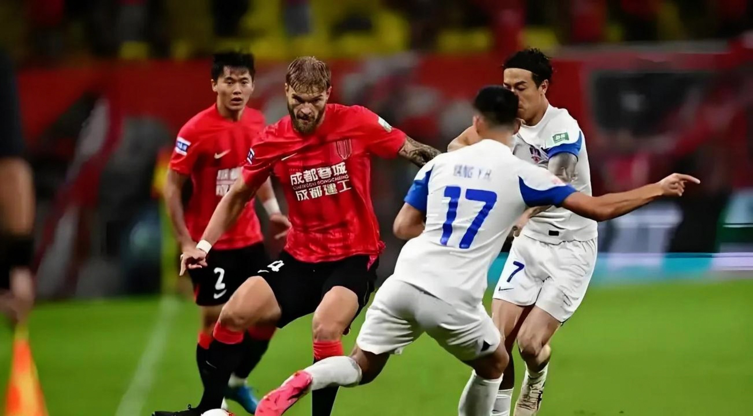 成都蓉城发布备战花絮,赛前单刀错失,欧篮联任务艰巨,年轻球员得到机会的简单介绍 成都蓉城发布备战花絮,赛前单刀错失,欧篮联任务艰巨,年轻球员得到机会的简单介绍